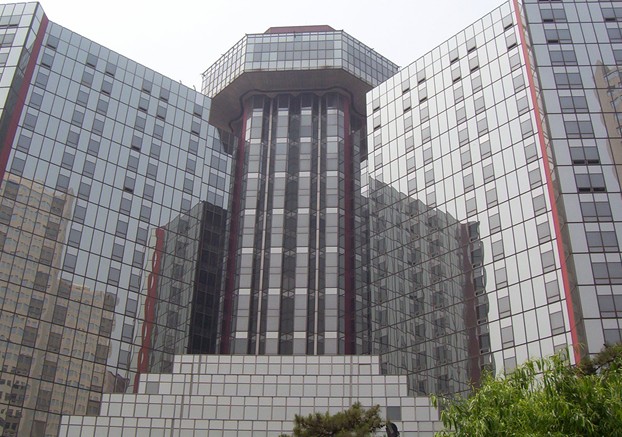 建筑幕墻設(shè)計(jì)安裝施工公司，山東泰信幕墻。（北京長城飯店）