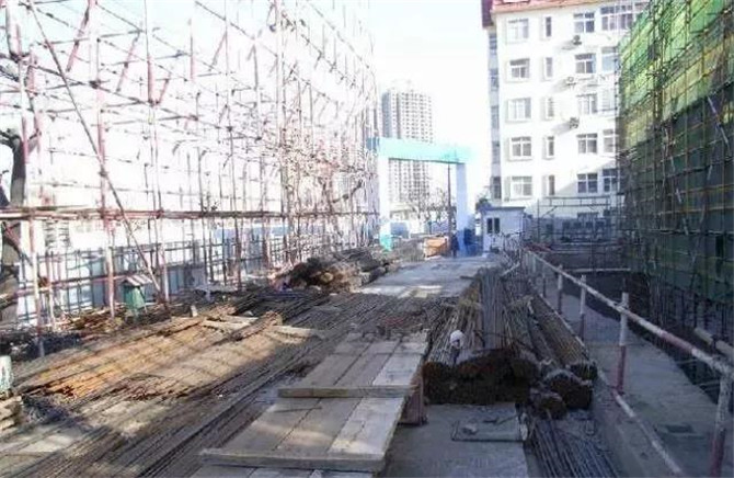 鋼筋狀態(tài)標(biāo)識(shí)牌不齊全