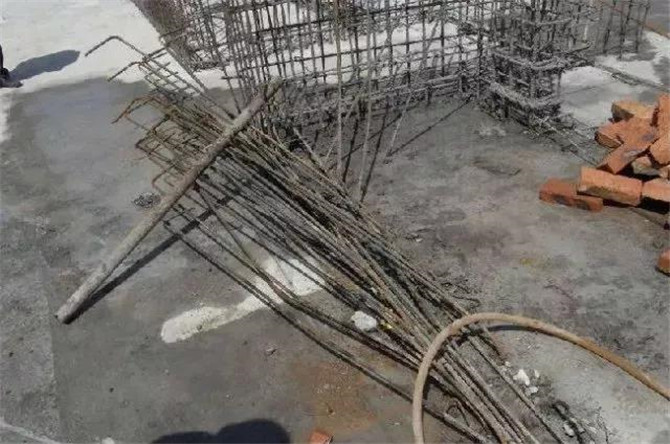 剪力墻鋼筋倒伏、彎折