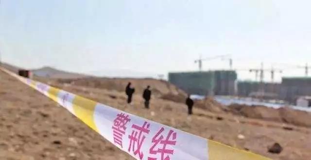 青島地鐵坍塌事故現(xiàn)場圖