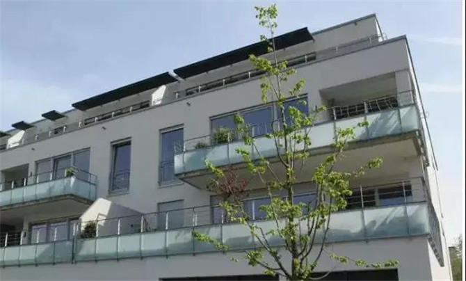 使用內開內倒窗的建筑