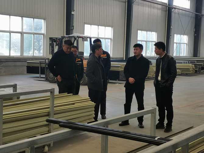 中國建筑金屬結(jié)構(gòu)協(xié)會及玻璃纖維增強復合材料門窗標準編制組領(lǐng)導蒞臨指導10